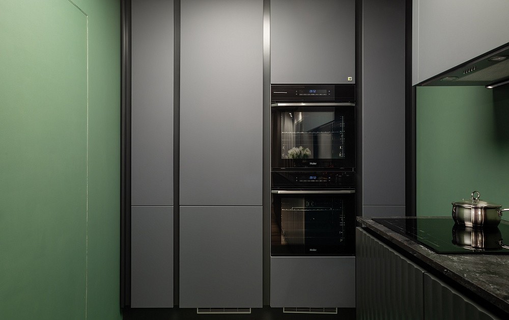 Графитовая кухня для ТВ-проекта «Дачный Ответ»