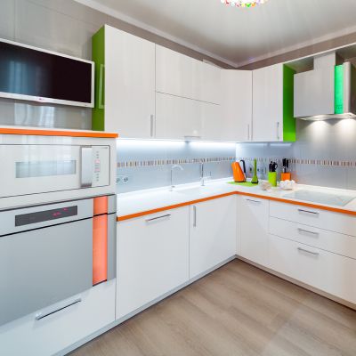 Белые кухни Кухня Флавия с цветной печатью (Ирис)