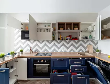 Синяя кухня в Санкт-Петербурге