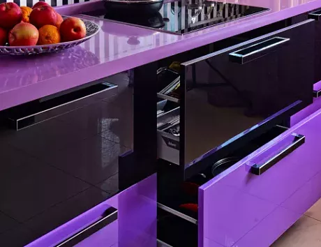 Фиолетовая кухня в Ярославле