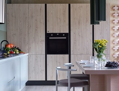 Бежевая кухня в Санкт-Петербурге