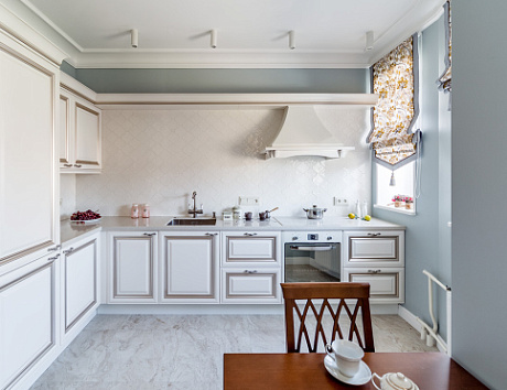 Белая кухня в Санкт-Петербурге