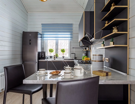 Фото кухни в квартире. Мифы вокруг глянцевых фасадов с фотопечатью. Красота зависит от ухода. 