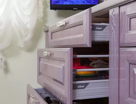 Фиолетовая кухня в Ярославле