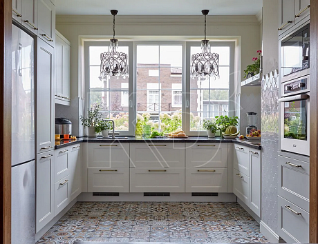 Фото кухни в квартире. Мифы вокруг глянцевых фасадов с фотопечатью. Красота зависит от ухода. 