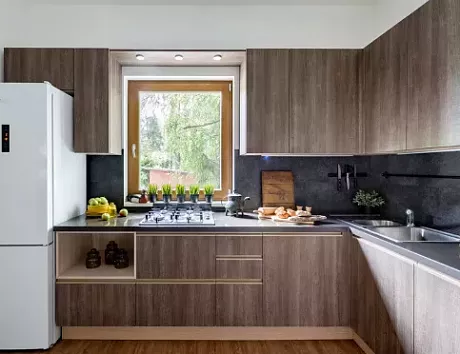 Коричневая кухня в Воронеже
