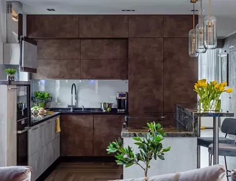 Коричневая кухня в Чите